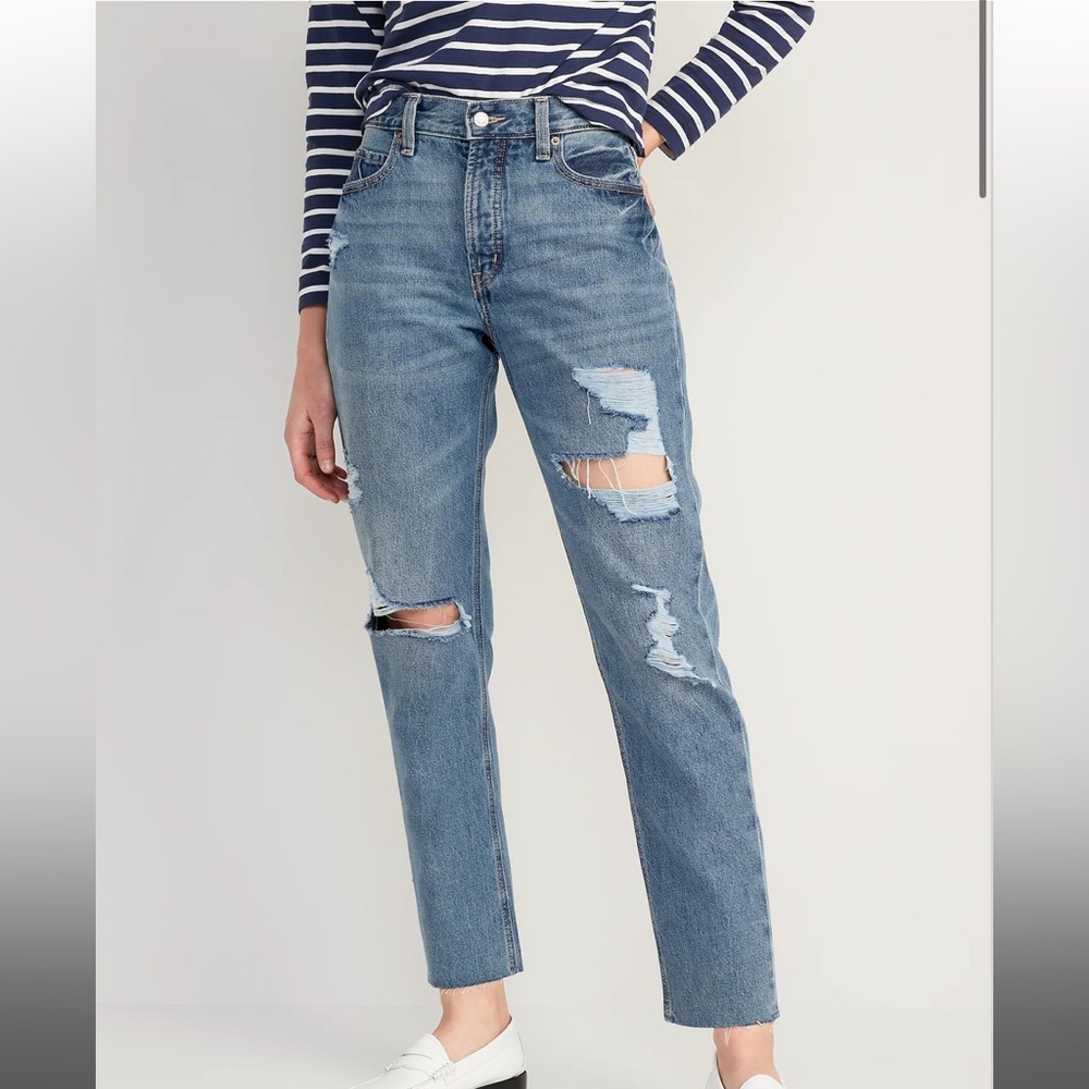 Straight leg ripped jeans